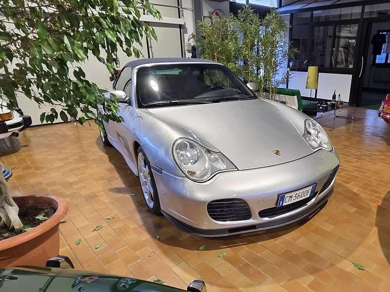 Usata Porsche 996 420 CV (308 kW) 2004 Argento Cabrio