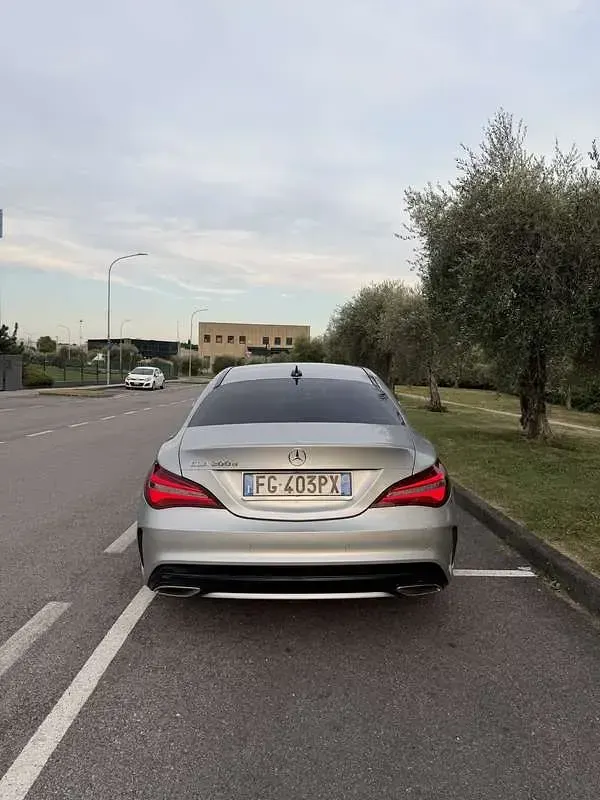 Usata Mercedes CLA200 Premium 136 CV (100 kW) 2017 Bianco Coupé