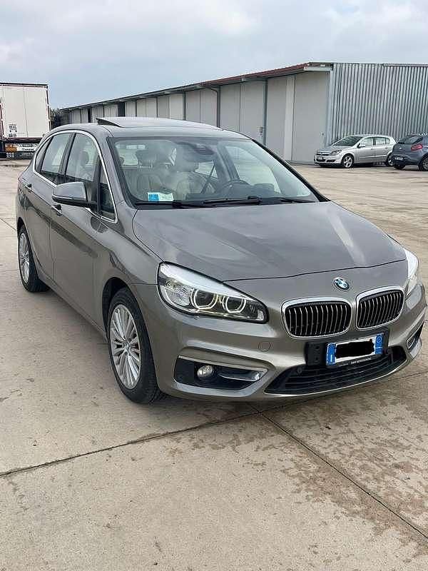 Bronzo Usata 2014 BMW 218 Active Tourer Luxury Line Monovolume | 10.000 € (Cara) - Immagine 1/4