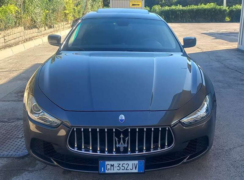 Usato 2014 Maserati Ghibli 3.0 Diesel 275 CV (24.000 €)