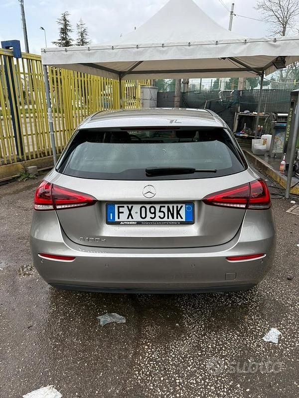 Usata Mercedes A180 2019 Grigio Berlina