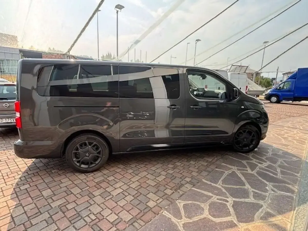 Usata Fiat E-Ulysse 130 kW (177 CV) 2025 Grigio scuro Monovolume
