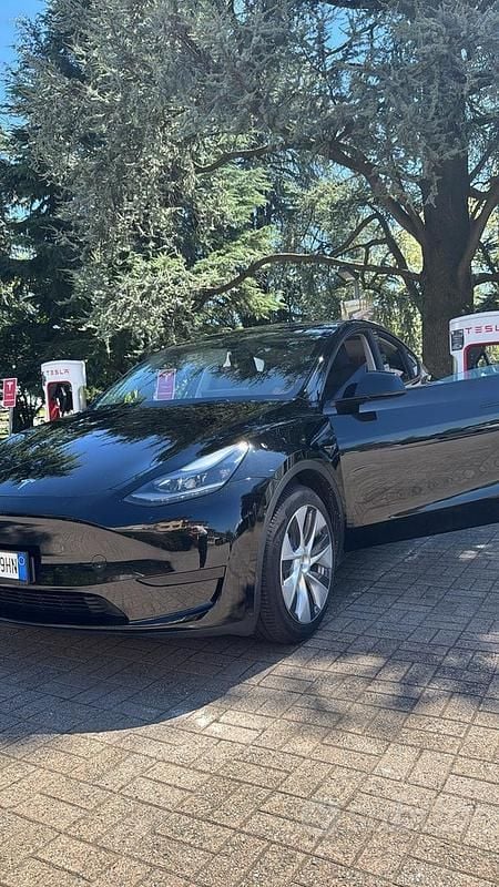Usata Tesla Model Y Standard Range 160 kW (218 CV) 2024 Nero SUV