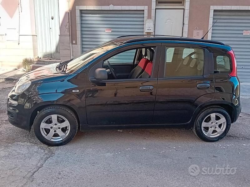 Usata Fiat Panda Easy 69 CV (50 kW) 2015 Nero Berlina