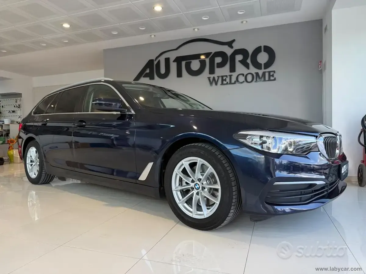Usata BMW 520 190 CV (139 kW) 2018 Blu/azzurro Station wagon