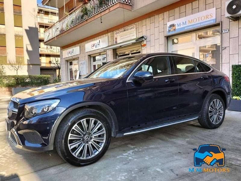 Usata Mercedes GLC220 Exclusive 170 CV (125 kW) 2019 Blu scuro SUV