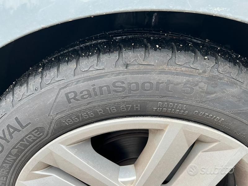 Usata Renault Clio V Intens 101 CV (74 kW) 2020 Grigio Utilitaria