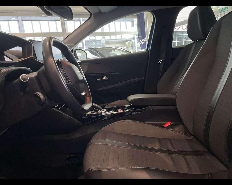 Usata Peugeot e-208 Allure 56 kW (77 CV) 2020 Blu Utilitaria