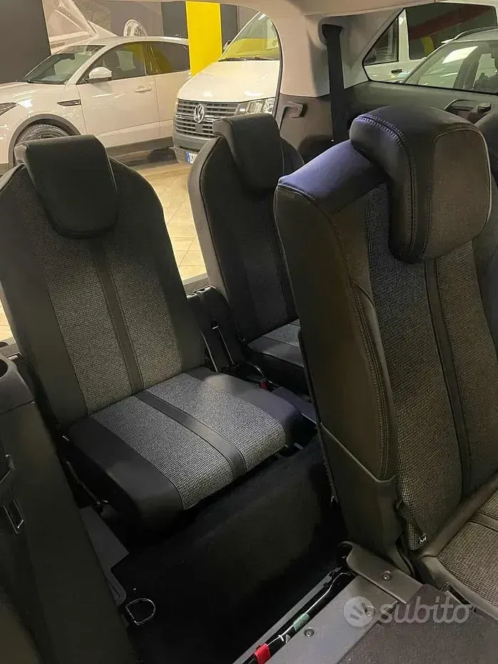 Usata Peugeot 5008 S 120 CV (88 kW) 2017 Grigio SUV