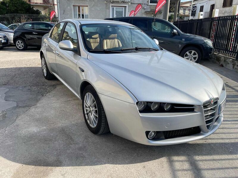 Usato 2007 Alfa Romeo 159 1.9 Benzin 160 CV (3.900 €)