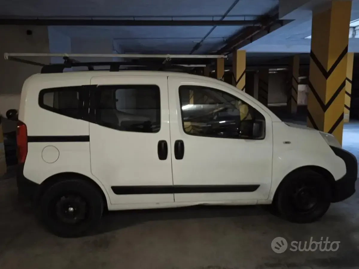 Usata Peugeot Bipper 75 CV (55 kW) 2011 Bianco Monovolume