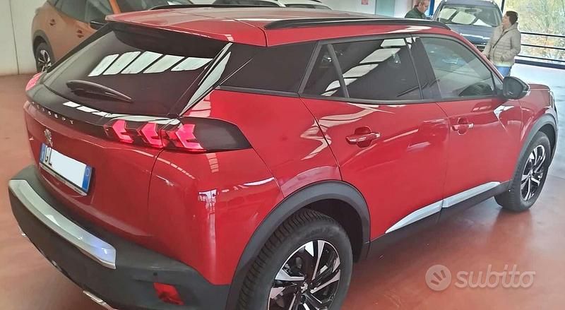 Usata Peugeot 2008 Allure 131 CV (96 kW) 2023 Rosso SUV