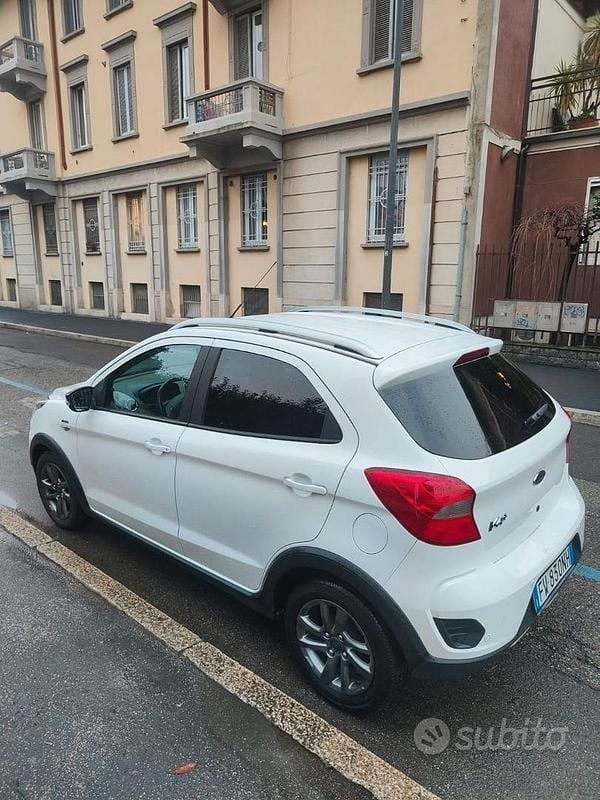Usata Ford Ka Plus Active 86 CV (63 kW) 2018 Bianco Utilitaria