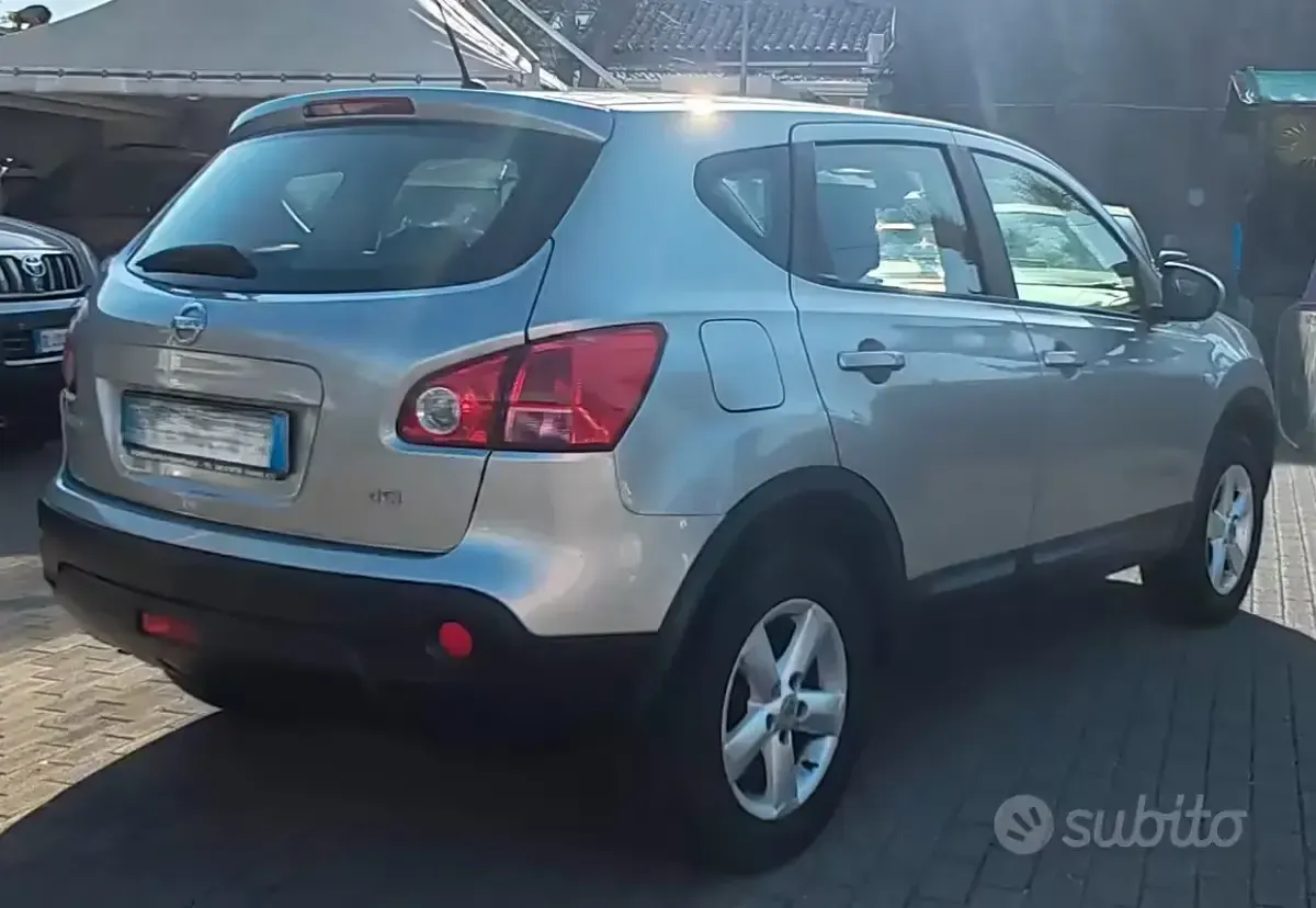 Usata Nissan Qashqai Acenta 150 CV (110 kW) 2008 Grigio SUV
