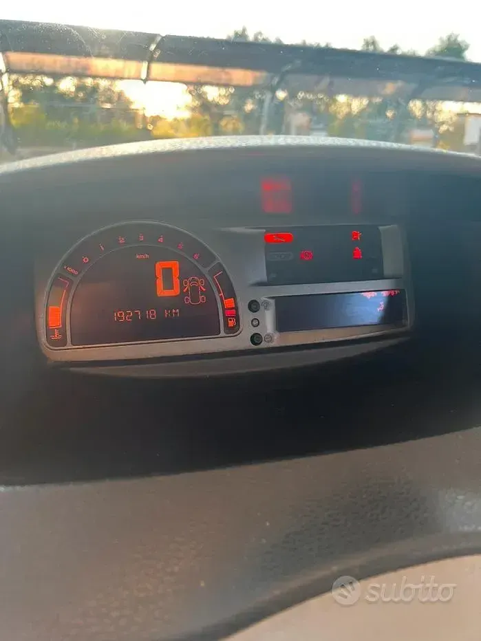 Usata Renault Modus 85 CV (62 kW) 2005 Grigio Monovolume