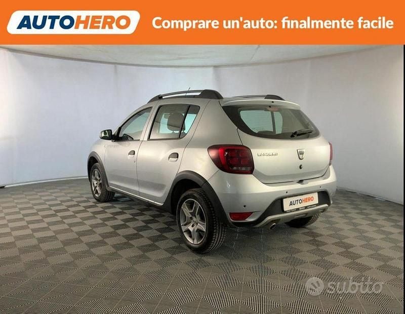 Usata Dacia Sandero Comfort 95 CV (69 kW) 2020 Grigio Berlina