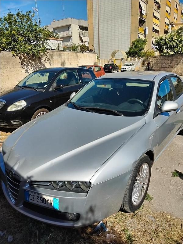 Usata Alfa Romeo 159 120 CV (88 kW) 2006 Grigio Berlina