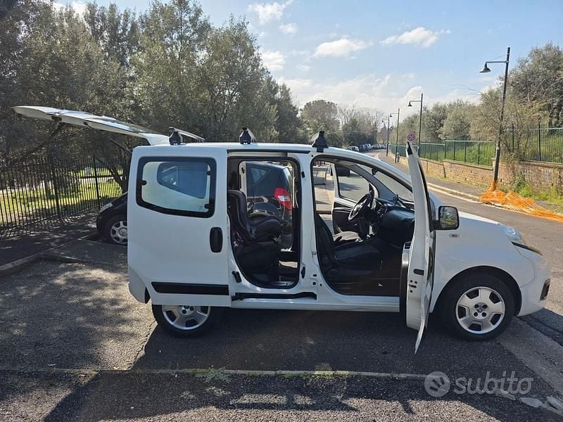 Usata Fiat Qubo Trekking 80 CV (58 kW) 2018 Bianco Monovolume