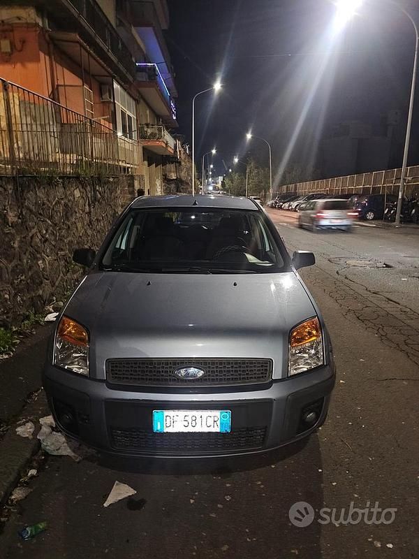 Usata Ford Fusion 2006 Blu Utilitaria