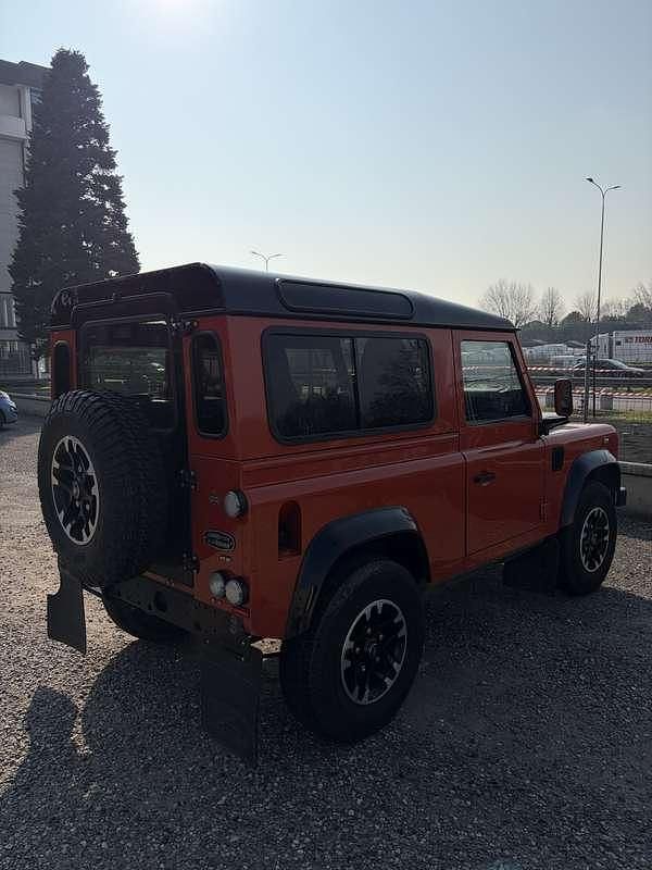 Usata Land Rover Defender S 122 CV (89 kW) 2015 Arancione SUV