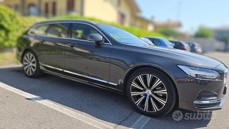 Grigio Usata 2024 Volvo V90 Station wagon | 28.000 € (Buon prezzo) - Immagine 1/4