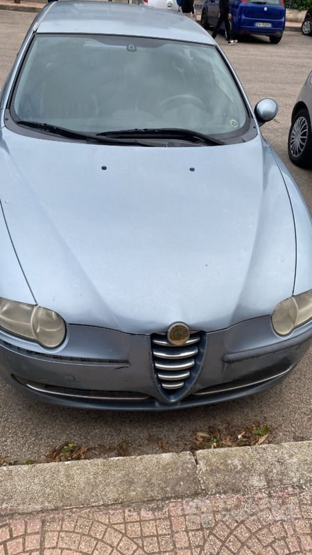 Usata 2004 Alfa Romeo 147 Due volumi | 800 € (Ottimo prezzo) - Immagine 1/4