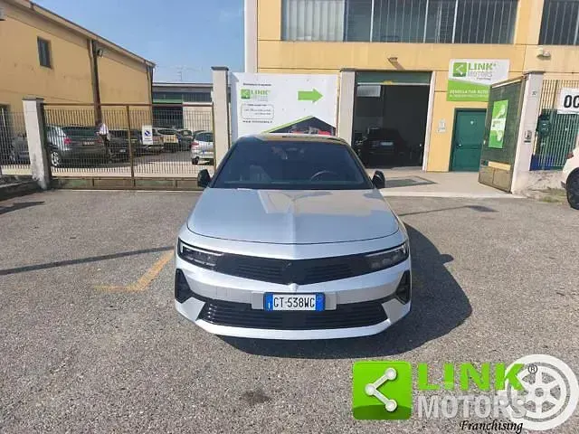 Usata Opel Astra Ultimate 131 CV (96 kW) 2024 Grigio Utilitaria