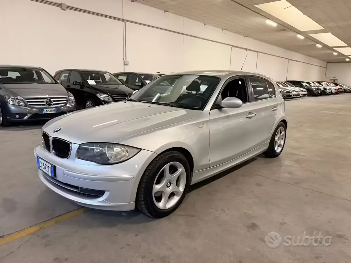 Usata BMW 118 Efficient Dynamics 143 CV (105 kW) 2009 Grigio Utilitaria
