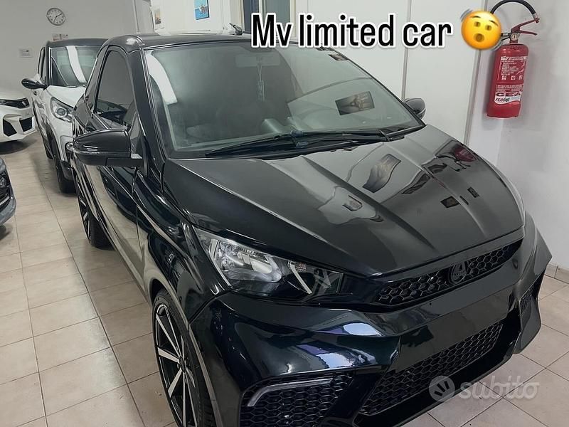 Nero Usata 2021 Aixam Coupe GTI Tre volumi | 11.990 € (Buon prezzo) - Immagine 1/4