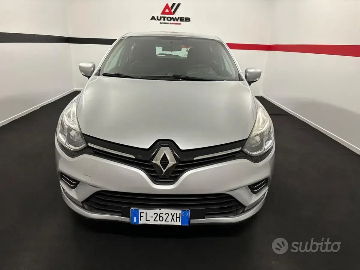 Usata Renault Clio IV Intens 90 CV (66 kW) 2017 Grigio Berlina