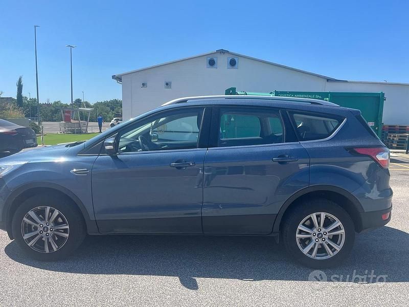 Blu Usata 2019 Ford Kuga SUV | 13.900 € (Ottimo prezzo) - Immagine 1/4