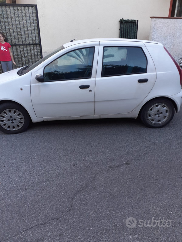 Usato 2000 Fiat Punto Benzin (999 €)