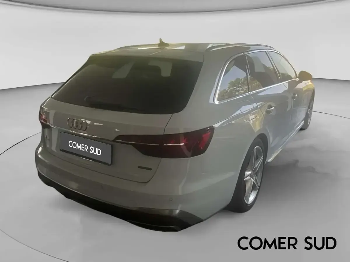 Usata Audi A4 S-Line 204 CV (150 kW) 2024 Bianco ghiacciaio metallizzato Station wagon