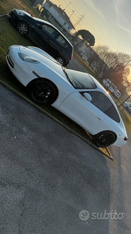 Bianco Usata 1999 Porsche 996 Coupé | 34.990 € (Buon prezzo) - Immagine 1/4