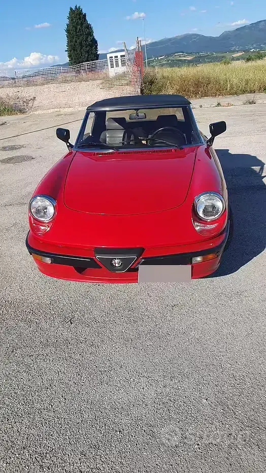 Usata Alfa Romeo Spider 125 CV (91 kW) 1989 Rosso Cabrio