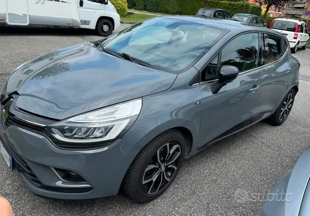 Usata Renault Clio IV Intens 90 CV (66 kW) 2019 Grigio Berlina