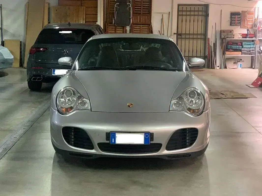 Usata Porsche 996 320 CV (235 kW) 2001 Argento Coupé