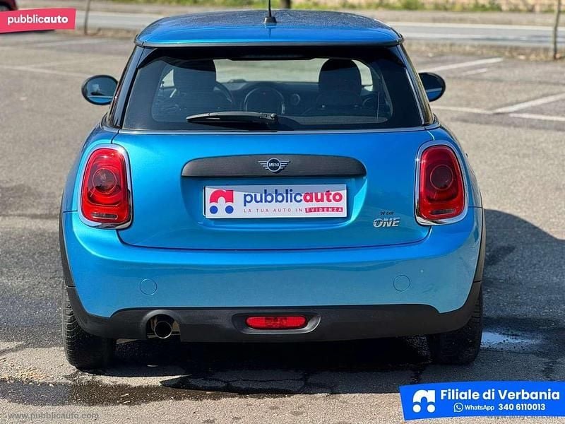 Usata Mini ONE 75 CV (55 kW) 2019 Blu/azzurro Utilitaria