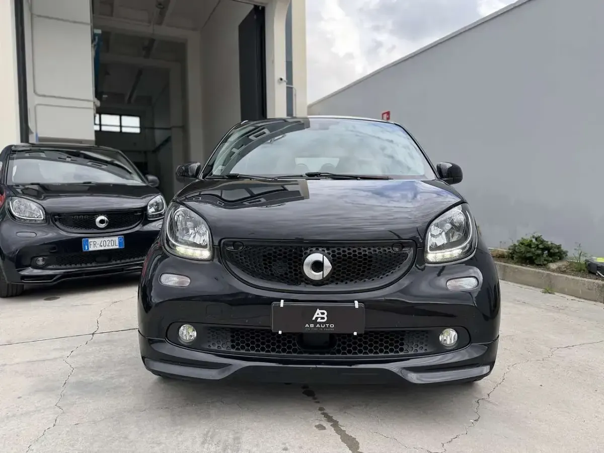 Usata Smart ForFour Superpassion 90 CV (66 kW) 2019 Nero Utilitaria