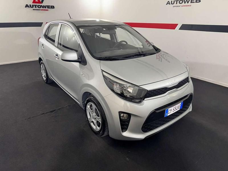 Usata Kia Picanto X-Line 67 CV (49 kW) 2021 Argento Utilitaria
