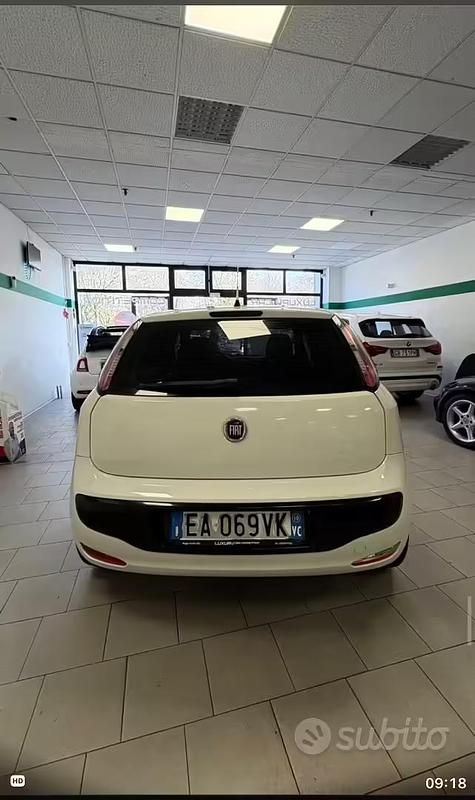 Usata Fiat Punto Evo 69 CV (50 kW) 2010 Bianco Utilitaria
