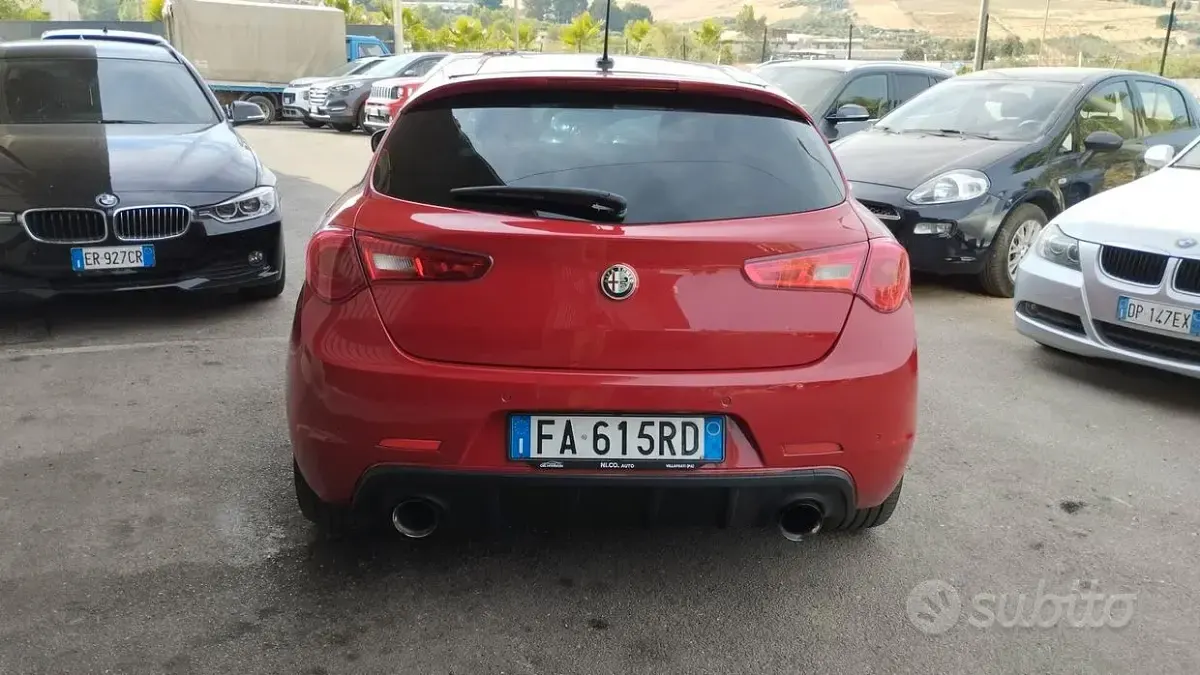 Usata Alfa Romeo Giulietta Quadrifoglio 240 CV (176 kW) 2015 Rosso Utilitaria