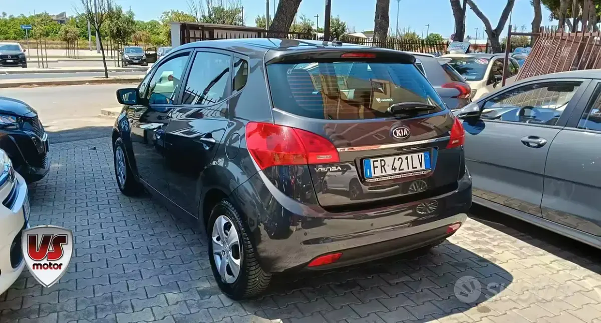 Usata Kia Venga Active 90 CV (66 kW) 2018 Grigio Utilitaria