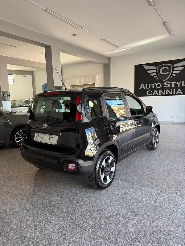 Usata Fiat Panda Cross Cross 69 CV (50 kW) 2019 Nero Utilitaria