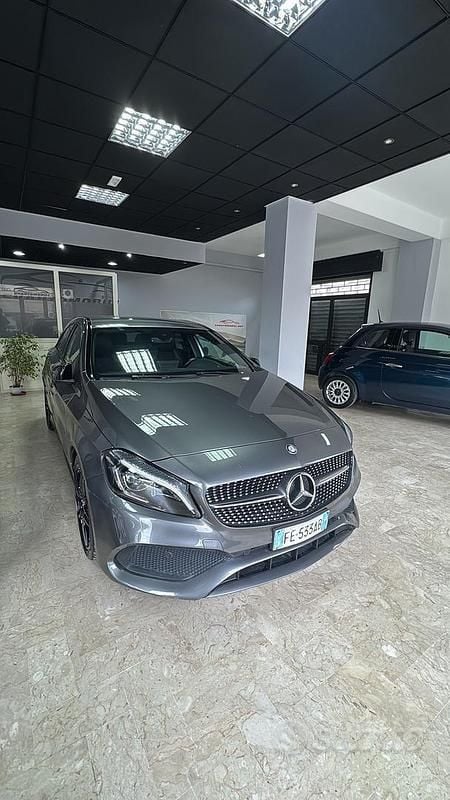 Usata Mercedes A180 Premium 108 CV (79 kW) 2016 Grigio Berlina