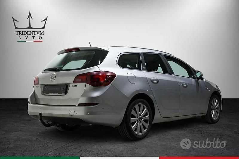Usata Opel Astra 125 CV (91 kW) 2011 Argento Station wagon