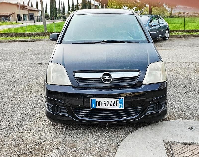 Usata Opel Meriva Cosmo 90 CV (66 kW) 2007 Nero Monovolume