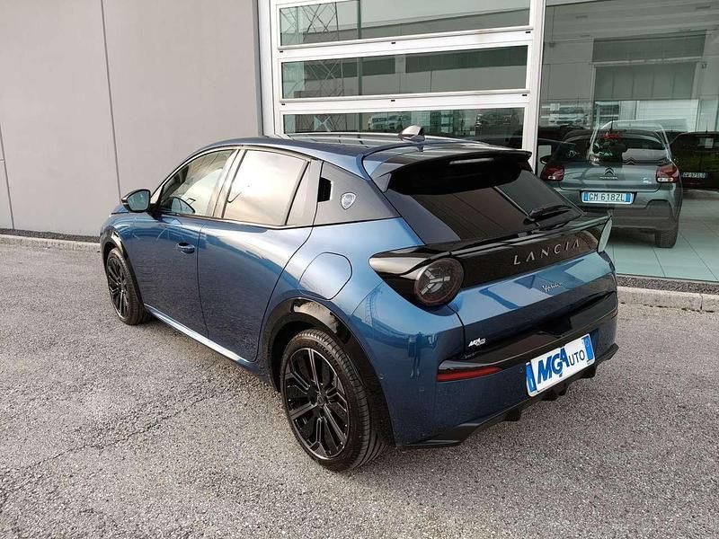 Usata Lancia Ypsilon 61 kW (84 CV) 2024 Blu/azzurro Utilitaria