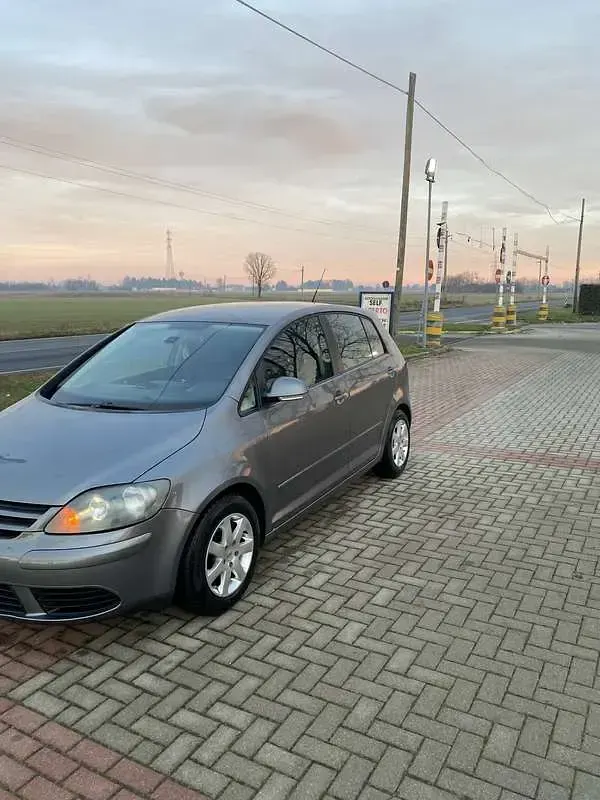 Usata VW Golf Plus Cross Sportline 102 CV (75 kW) 2007 Berlina