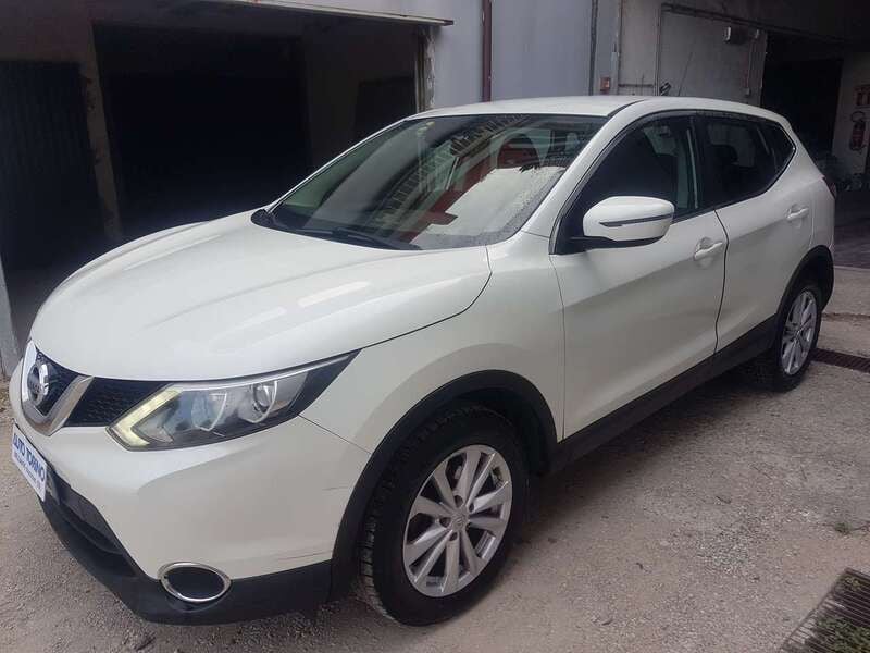Usata Nissan Qashqai N-Vision 131 CV (96 kW) 2017 Bianco perlato SUV